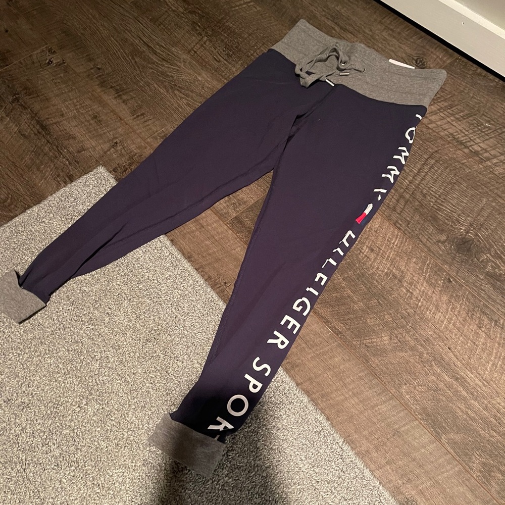 Tommy Hilfiger leggings  (never worn)